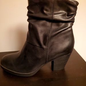 BC Boots-Size 8.5-Black